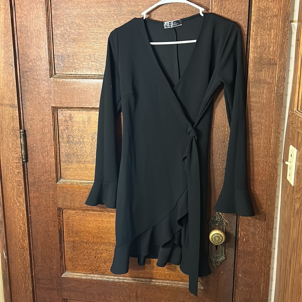 Blue Blush Black Wrap Dress with Grommet sz L